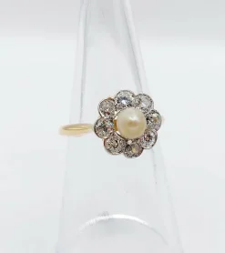 Bague marguerite or jaune et platine, perle et diamants (circa 1900)