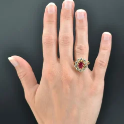 Bague marguerite or jaune rubis diamants