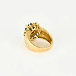 Bague marguerite, or jaune, saphir et diamants