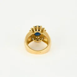 Bague marguerite, or jaune, saphir et diamants
