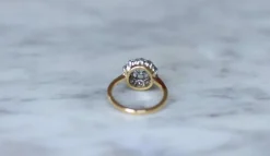 Bague Marguerite or jaune diamants coussin 1.68 Cts