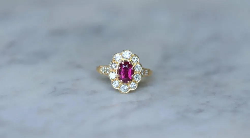 Bague Marguerite Ovale Rubis et Diamants
