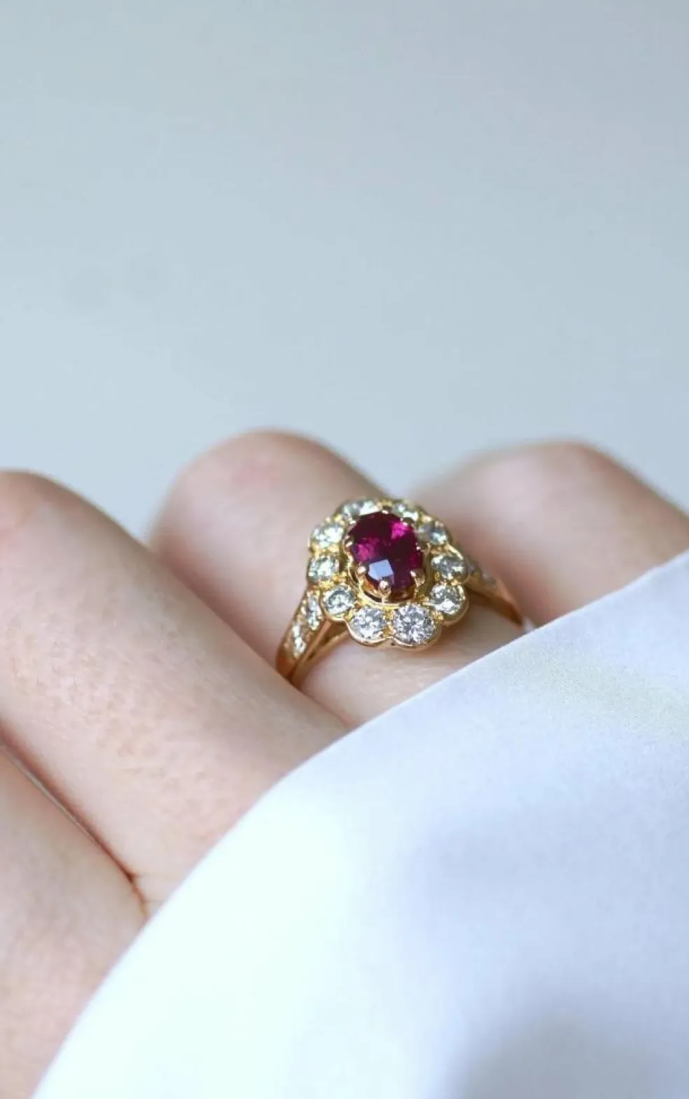 Bague Marguerite Ovale Rubis et Diamants