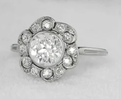 Bague marguerite platine et brillant Art Déco