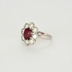 Bague marguerite platine et or blanc, rubis et diamants