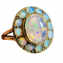 Bague marguerite, Rétro, or jaune 18 carat, opales, de style Napoléon III, époque circa 1970