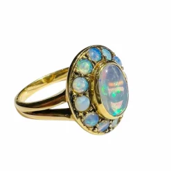 Bague marguerite, Rétro, or jaune 18 carat, opales, de style Napoléon III, époque circa 1970