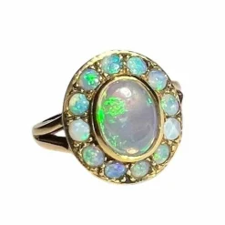 Bague marguerite, Rétro, or jaune 18 carat, opales, de style Napoléon III, époque circa 1970
