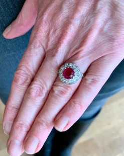 Bague marguerite rubis birman 2 Carats diamants platine or blanc (Certificat)