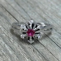 Bague marguerite rubis diamants