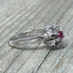 Bague marguerite rubis diamants