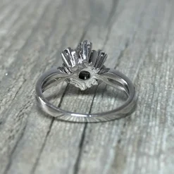 Bague marguerite rubis diamants