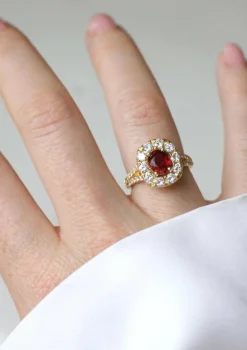 Bague Marguerite spinelle entourage diamants