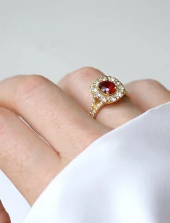 Bague Marguerite spinelle entourage diamants