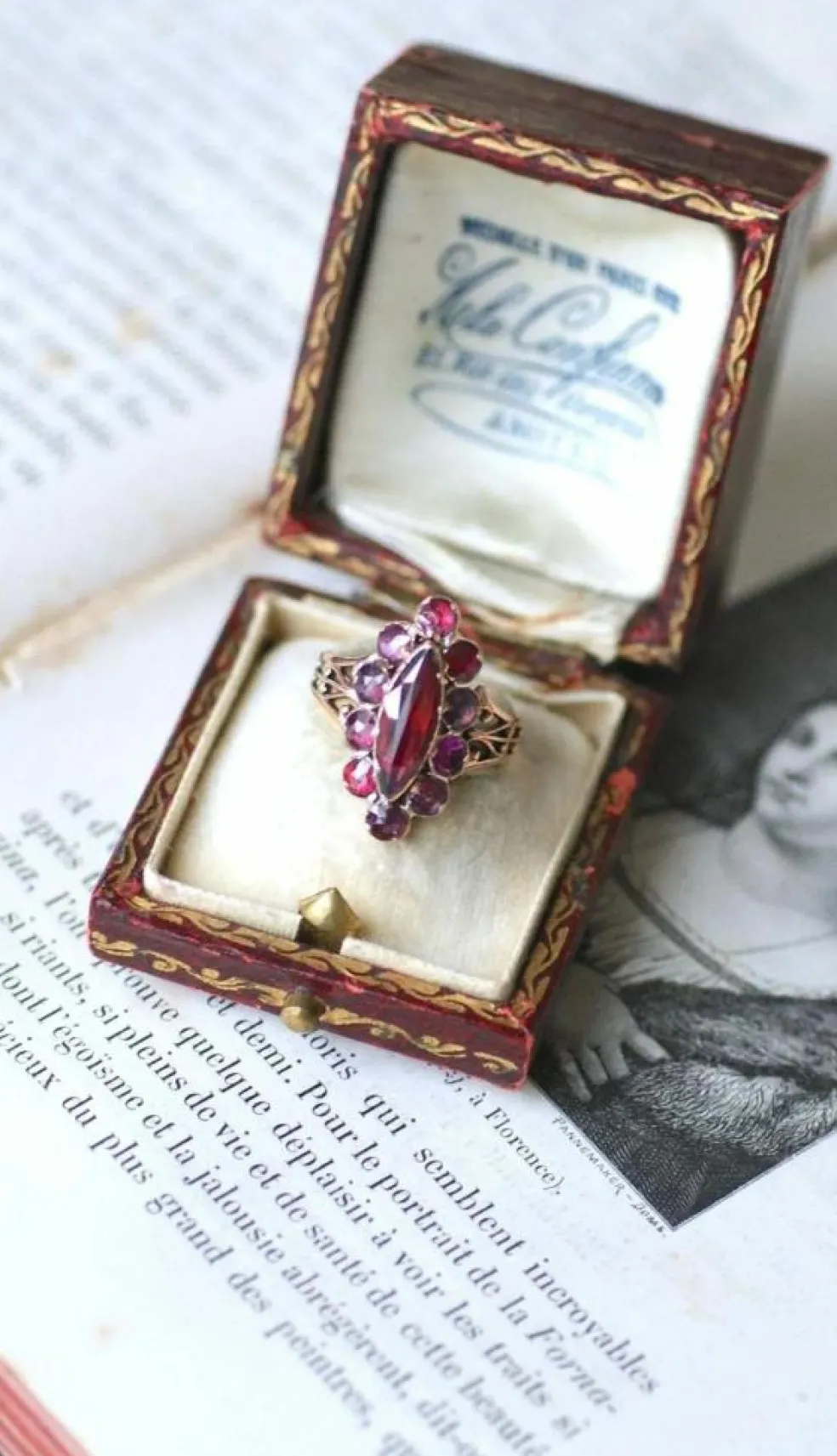 Bague Marquise Ancienne Or Rose et Grenats de Perpignan