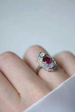 Bague Marquise Art Déco Rubis Birman et Diamants