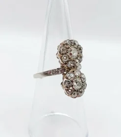 Bague marquise art deco Platine formant deux marguerites de diamant taille ancienne