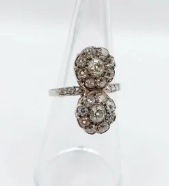 Bague marquise art deco Platine formant deux marguerites de diamant taille ancienne