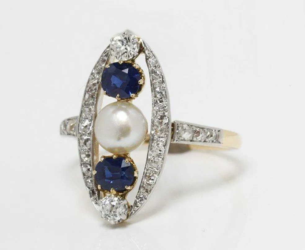 Bague marquise Belle Epoque, diamant, saphirs et perle fine