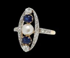 Bague marquise Belle Epoque, diamant, saphirs et perle fine