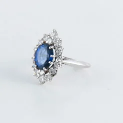 Bague marquise en or blanc 18k saphirs et diamants