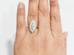 Bague marquise en or blanc et diamants 1.20ct