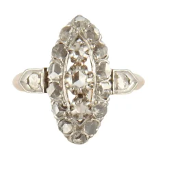 Bague marquise en or jaune, diamants taille rose