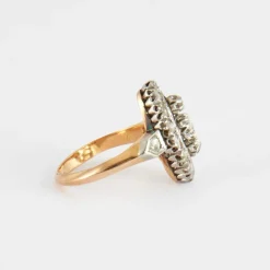 Bague marquise en or jaune, diamants taille rose