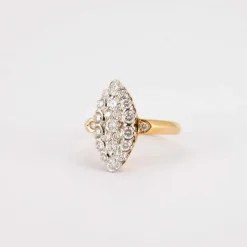 Bague marquise en or jaune, diamants