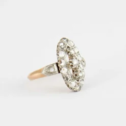 Bague marquise en or jaune, diamants taille rose