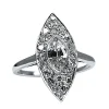 Bague marquise en platine et diamants. Vers 1900.