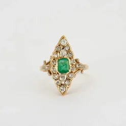 Bague Marquise émeraude et diamants