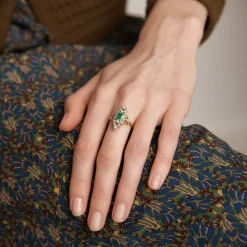 Bague Marquise émeraude et diamants