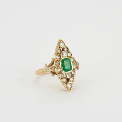 Bague Marquise émeraude et diamants