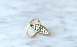 Bague marquise émeraudes et diamants