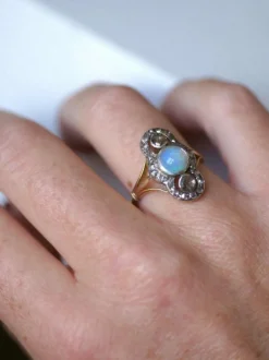 Bague marquise opale et diamants
