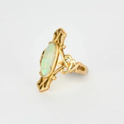 Bague marquise opale et or jaune