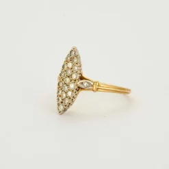 Bague marquise or gris et jaune pavée de diamants