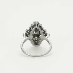 Bague marquise or gris émeraudes et diamants