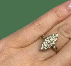 Bague marquise or jaune diamants