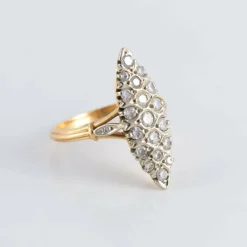 Bague Marquise or jaune pavage Diamants