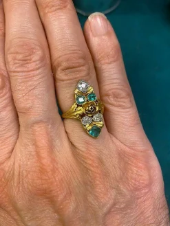 Bague marquise or, émeraudes et diamants Art Nouveau