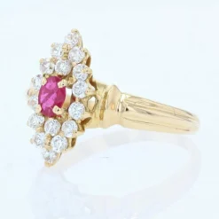 Bague marquise rubis diamants