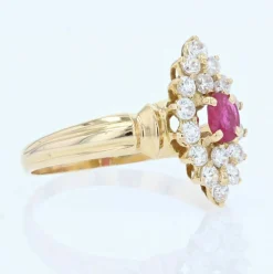 Bague marquise rubis diamants