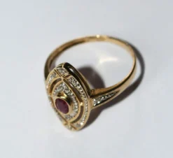 Bague marquise rubis et diamants