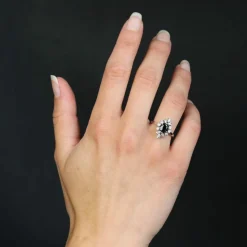Bague marquise saphir diamants or blanc