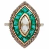 Bague marquise style art deco or jaune ornée de diamants entouré d'émeraude