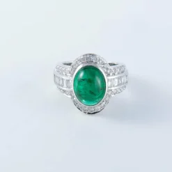 Bague émeraude cabochon