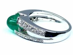 Bague émeraude cabochon diamants