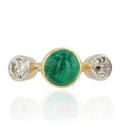 Bague émeraude cabochon et diamants